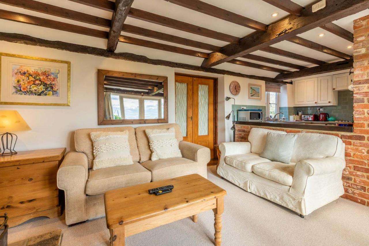 Host & Stay - Woodfalls Barn Burgh and Tuttington Экстерьер фото